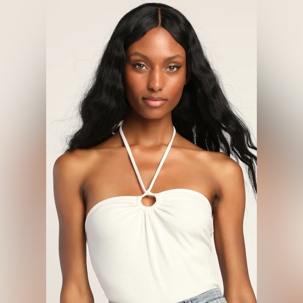 Lulu’s Keyhole Ribbed Crop Top